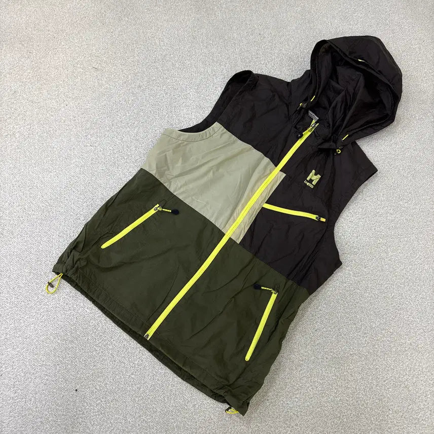 [BUNJANG] 105 Limited Lightweight Hooded Vest / 105 엠리미티드 경량 후드 조끼 0917K1