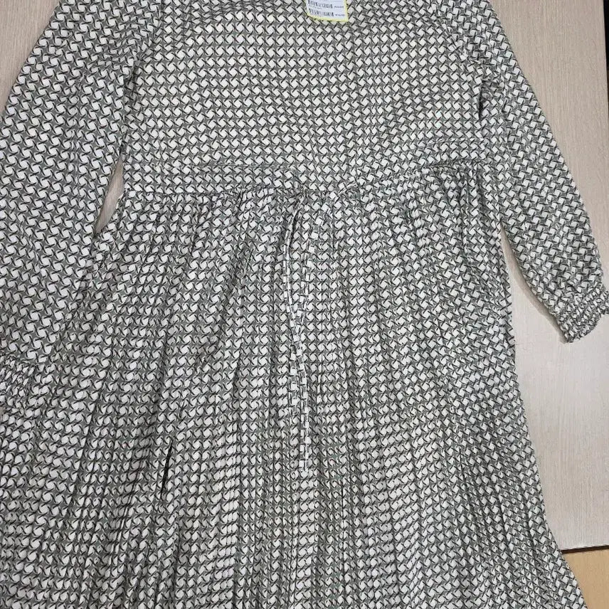 [BUNJANG] Patterned Dress / 매력적인 패턴 원피스(텍있는 새상품)