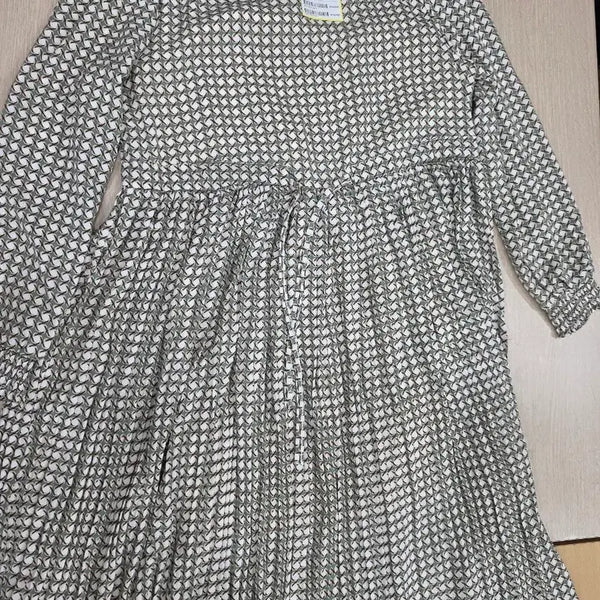 [BUNJANG] Patterned Dress / 매력적인 패턴 원피스(텍있는 새상품)