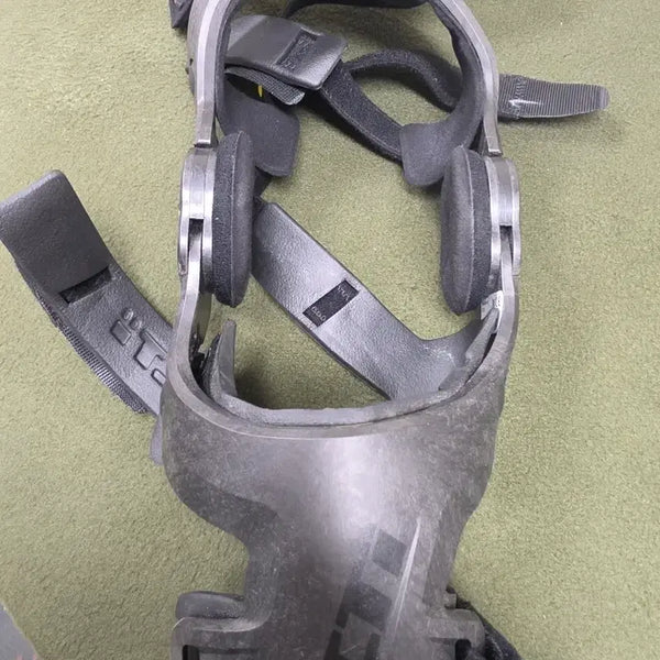 [BUNJANG] Ossur CTI3 Knee Brace Right M / Ossur CTI3 Knee Brace (오서 CTI3 무릎 보호대) 우측M