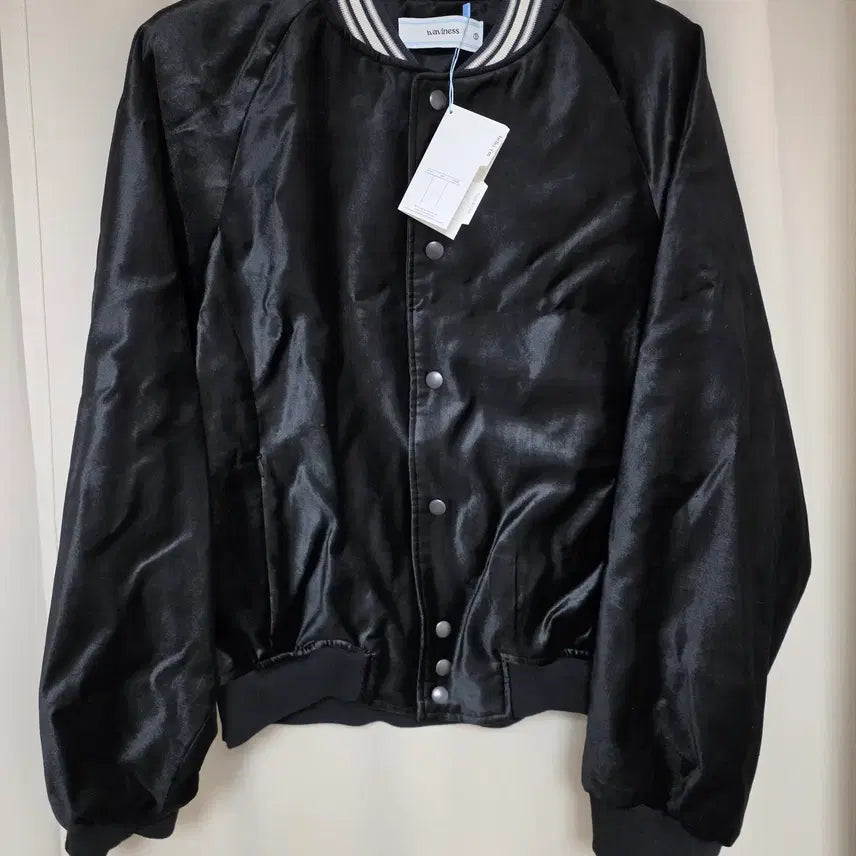 [BUNJANG] Waviness Merirogronde Needlework Souvenir Jacket Black / 웨이비니스 메리고라운드 니들워크 수베니어 자켓 블랙 1 팝니다