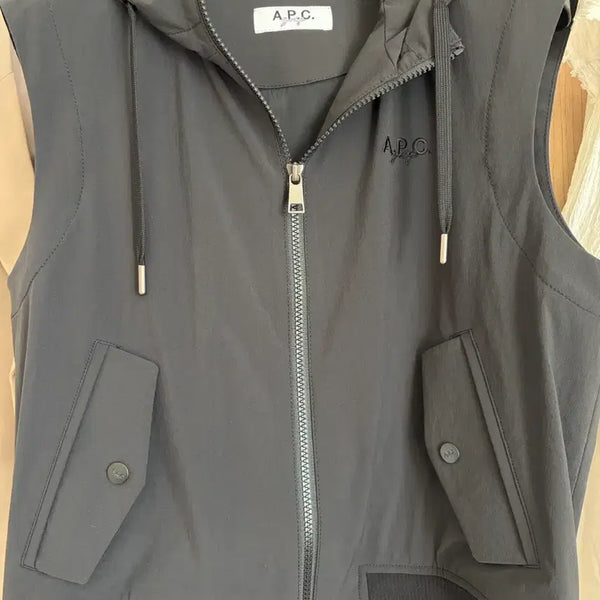 [BUNJANG] A.P.C. Hooded Vest Black / A.P.C. 아페쎄 후드 조끼 블랙