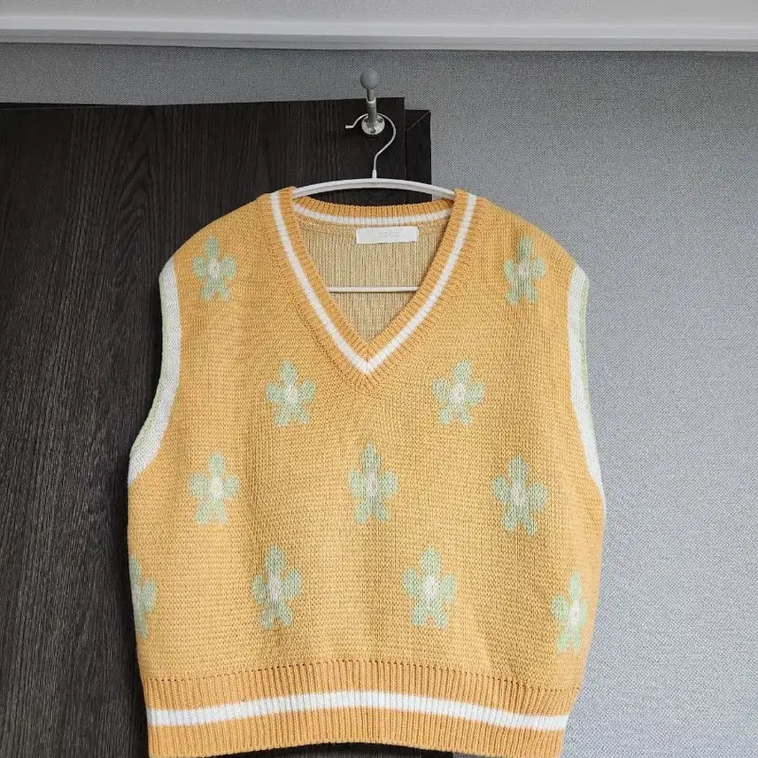 [BUNJANG] OZOC Color Block Pattern Knit Vest / 오조크 루즈핏 니트 베스트 F