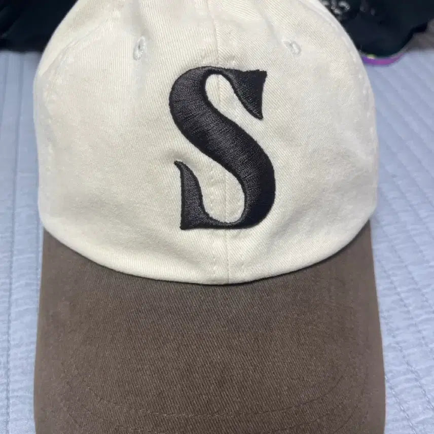 [BUNJANG] Saeter Logo Embroidered Ball Cap (Cream/Brown) / 새터 볼캡 크림 브라운 모자