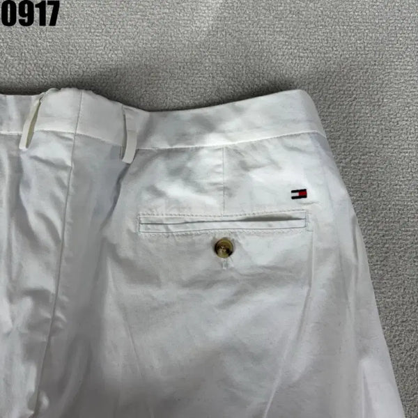 [BUNJANG] Tommy Hilfiger White Shorts Size 36 / 타미힐피거 반바지 흰색 36