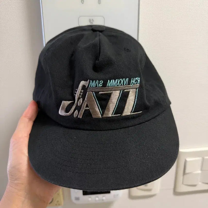 [BUNJANG] Mas Company Hatching Room Collaboration Hat / 마스컴퍼니 해칭룸 콜라보 모자