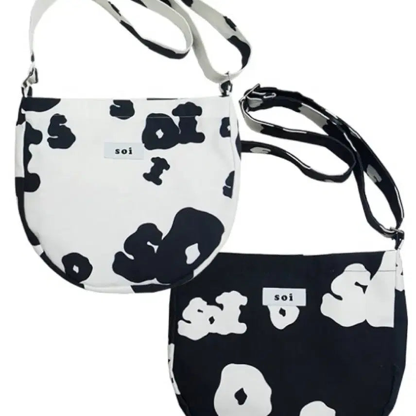 [BUNJANG] Soi Cow Pattern Crossbody Bag / soi 소이 카우 패턴 크로스백