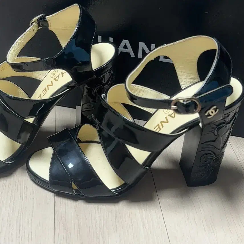 [BUNJANG] Chanel Flower Heel Sandals / 샤넬 플라워 힐 샌들 35.5