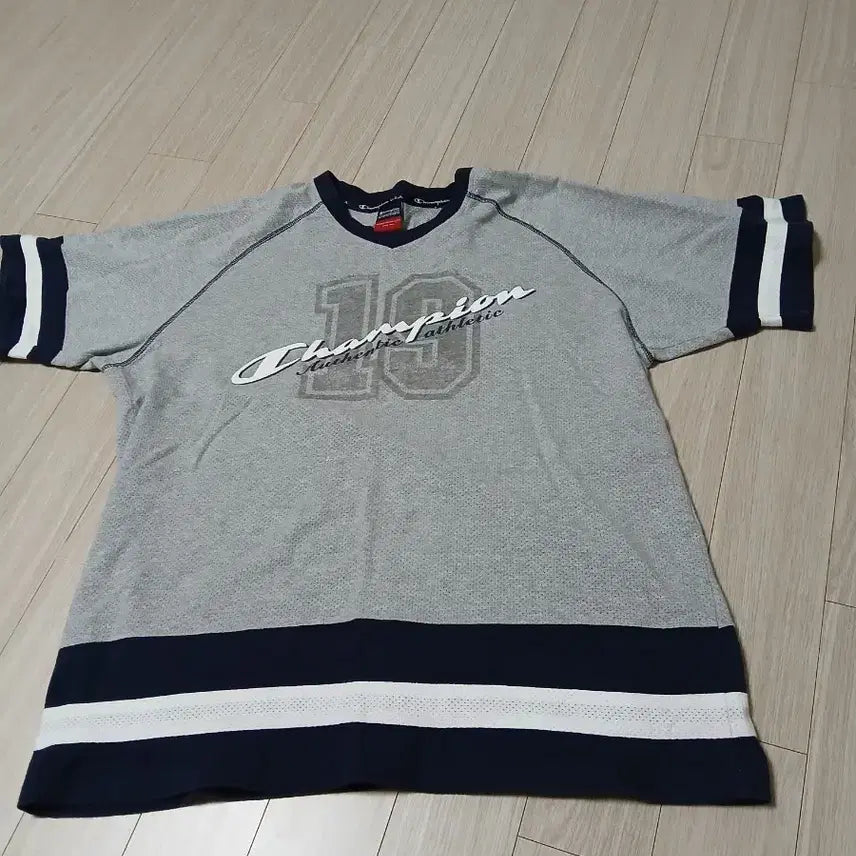 [BUNJANG] Champion 10th Print Sweatshirt / 챔피온 10번 프린팅 맨투맨 티셔츠 그레이