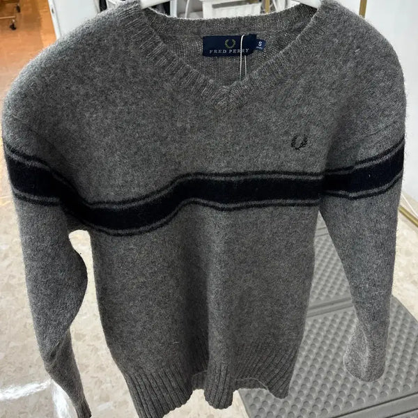 [BUNJANG] Fred Perry Grey V-Neck Knit - Size S / 프레드페리 그레이 브이넥 니트 S