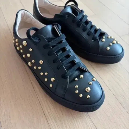 [BUNJANG] Escada Black Studded Sneakers / 에쓰카다 스니커즈