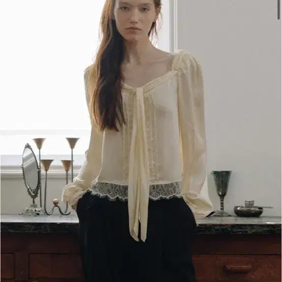 [BUNJANG] Flowoom Juliet Blouse / 플로움 줄리엣 블라우스