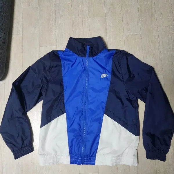 [BUNJANG] Nike Windbreaker Size L / 나이키 바람막이 사이즈L 새상품급