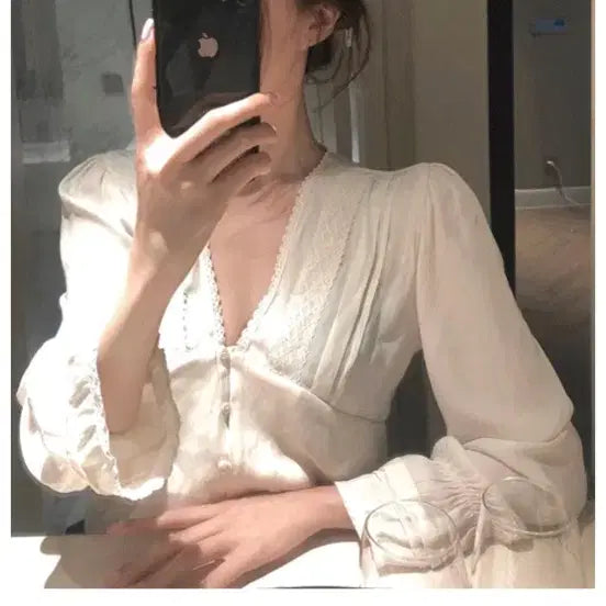 [BUNJANG] Dark Romance Silky Lace Blouse / 다크로맨스 제작 실키 레이스 블라우스