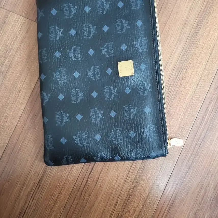 [BUNJANG] MCM Monogram Pouch Clutch / MCM 모노그램 파우치 클러치