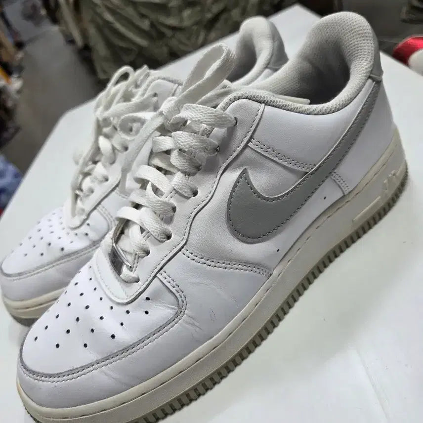 [BUNJANG] Nike Air Force 1 Low White/Gray US 10 / 나이키 에어포스1 로우 흰색/회색280