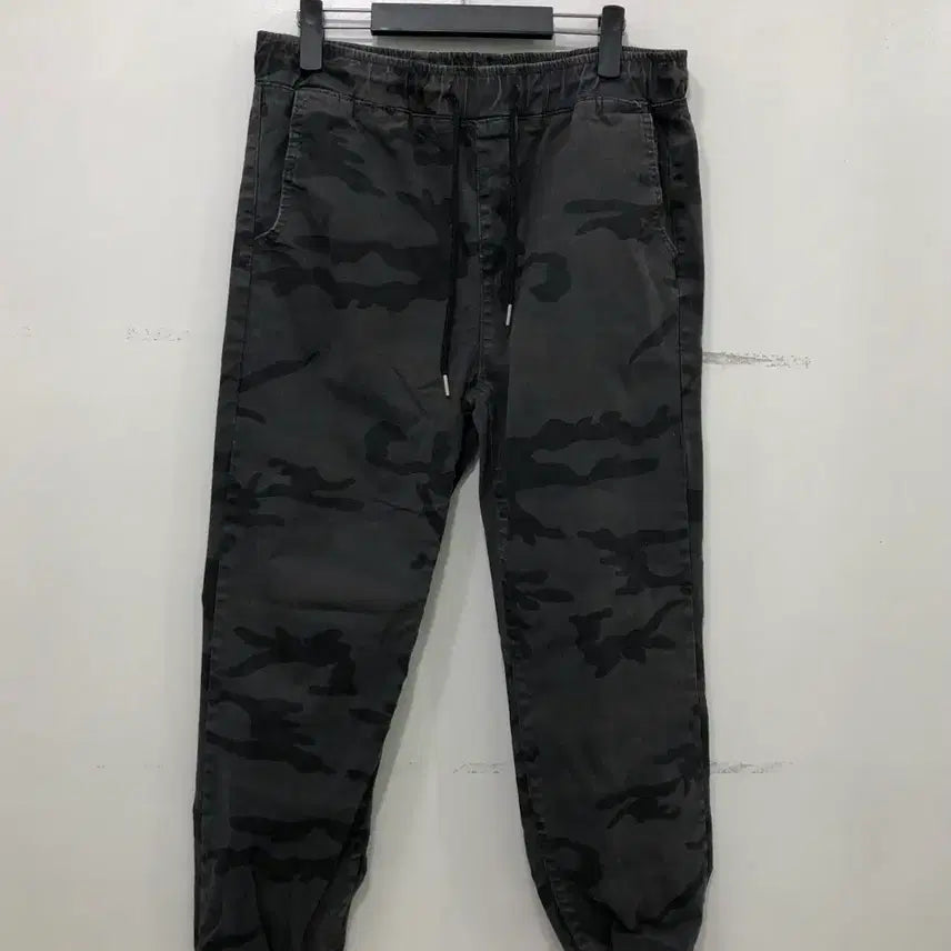 [BUNJANG] Camouflage Pattern Jogger Pants / 카모플라쥬 패턴 조거 팬츠