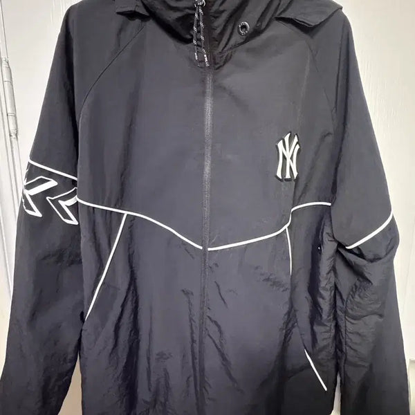 [BUNJANG] MLB Black Windbreaker Jacket Yankees Logo / MLB 바람막이
