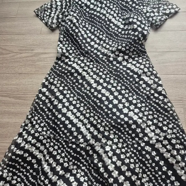 [BUNJANG] Black Floral Pattern Sheer Dress / 블랙 플로럴 패턴 시스루 원피스