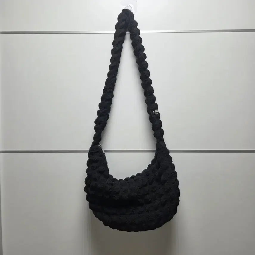 [BUNJANG] Cloud Quilting Wrinkle Hobo Bag (Black) / (새제품)구름 퀼팅 링클 호보백(블랙)