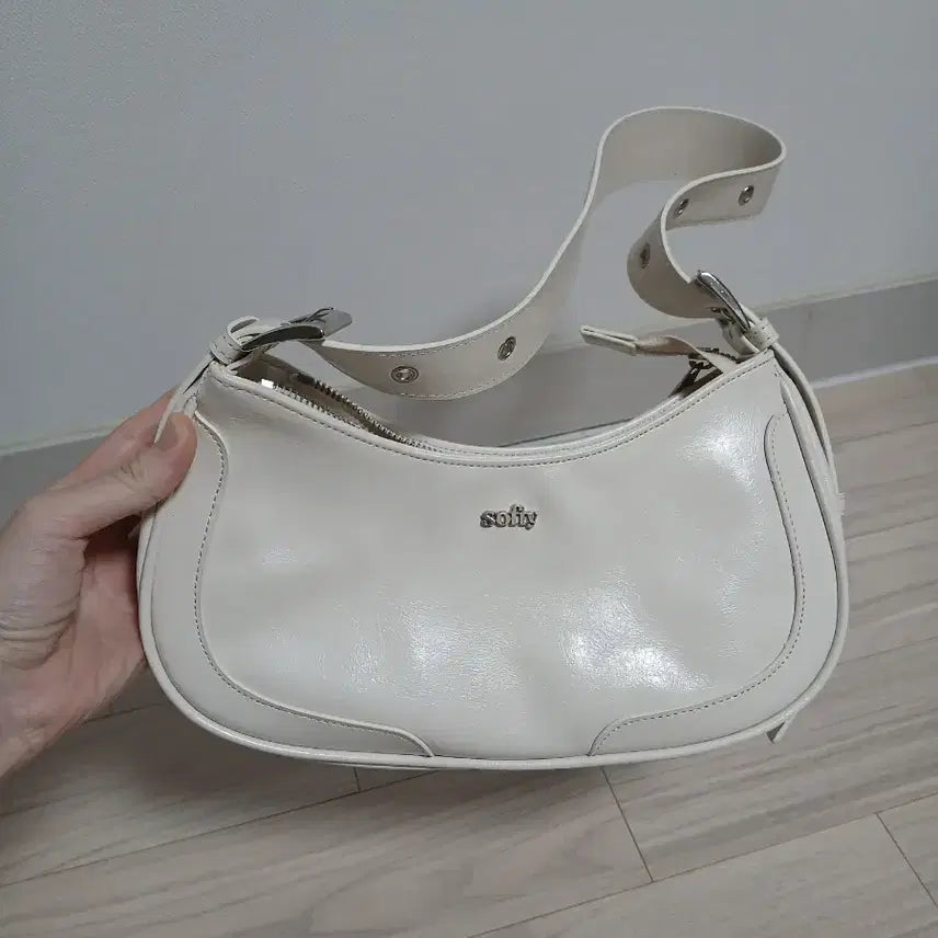 [BUNJANG] White Designer Shoulder Bag / 화이트 디자이너 숄더백