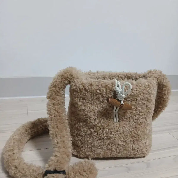 [BUNJANG] Fuzzy Crossbody Bag / 뽀글이 크로스백