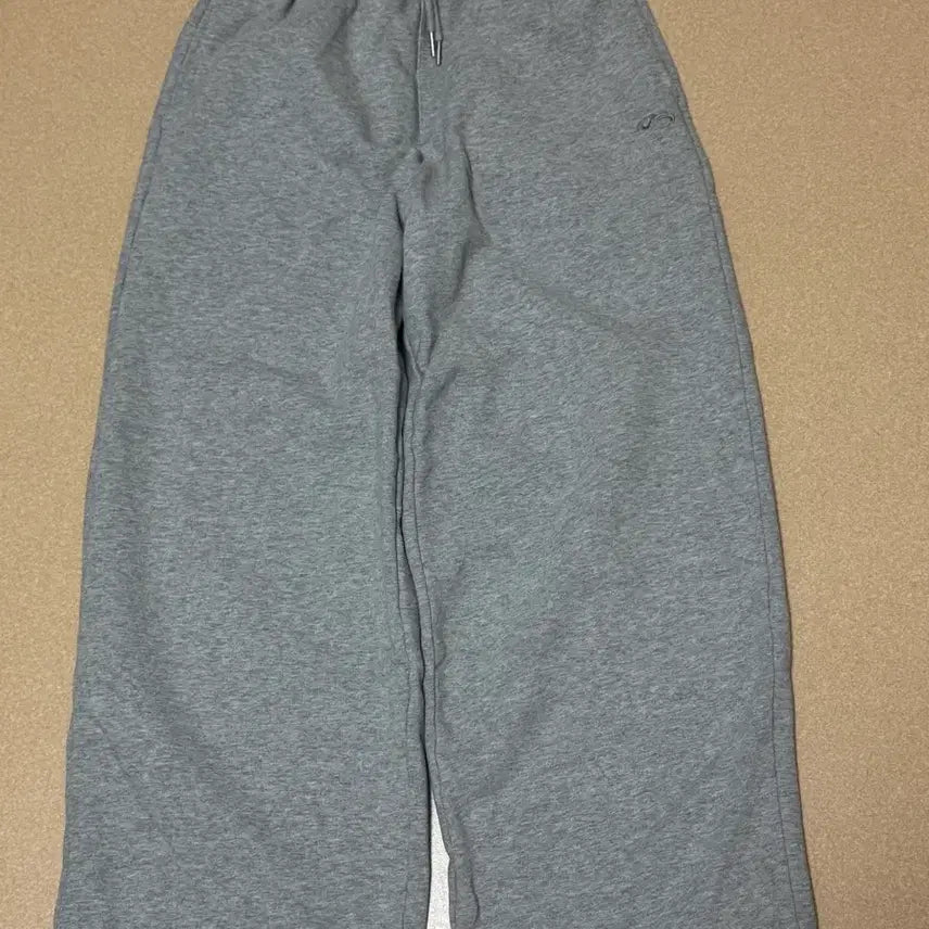 [BUNJANG] Filluminate Training Pants / 필루미네이트 트레이닝 바지