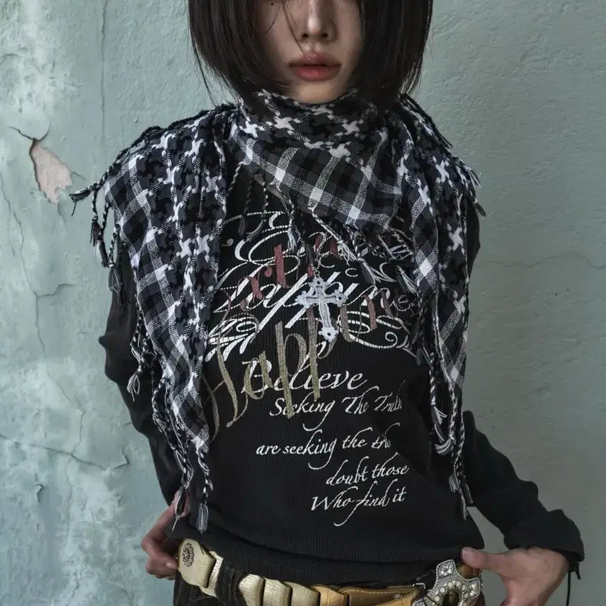 [BUNJANG] Printed Black Longsleeve (Size M) / Printed Black Longsleeve