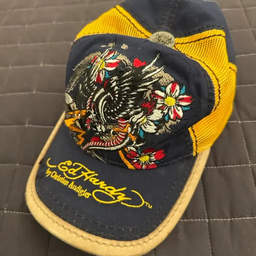 [BUNJANG] Ed Hardy Embroidered Trucker Cap Navy Yellow / 에드하디 자수 트러커캡 네이비 옐로우