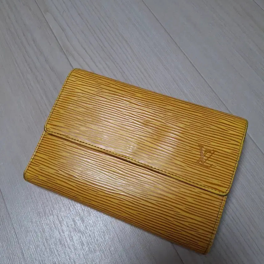 [BUNJANG] Louis Vuitton Epi Tri-fold Wallet Yellow / (정품)루이비통 에피 3단 지갑 옐로우