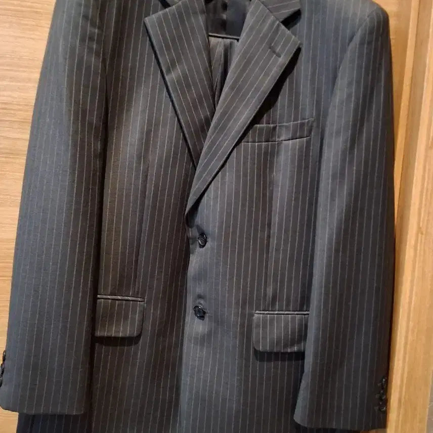 [BUNJANG] Rogatis Pinstripe Suit Set / 정장 세트 핀스트라이프 로가디스