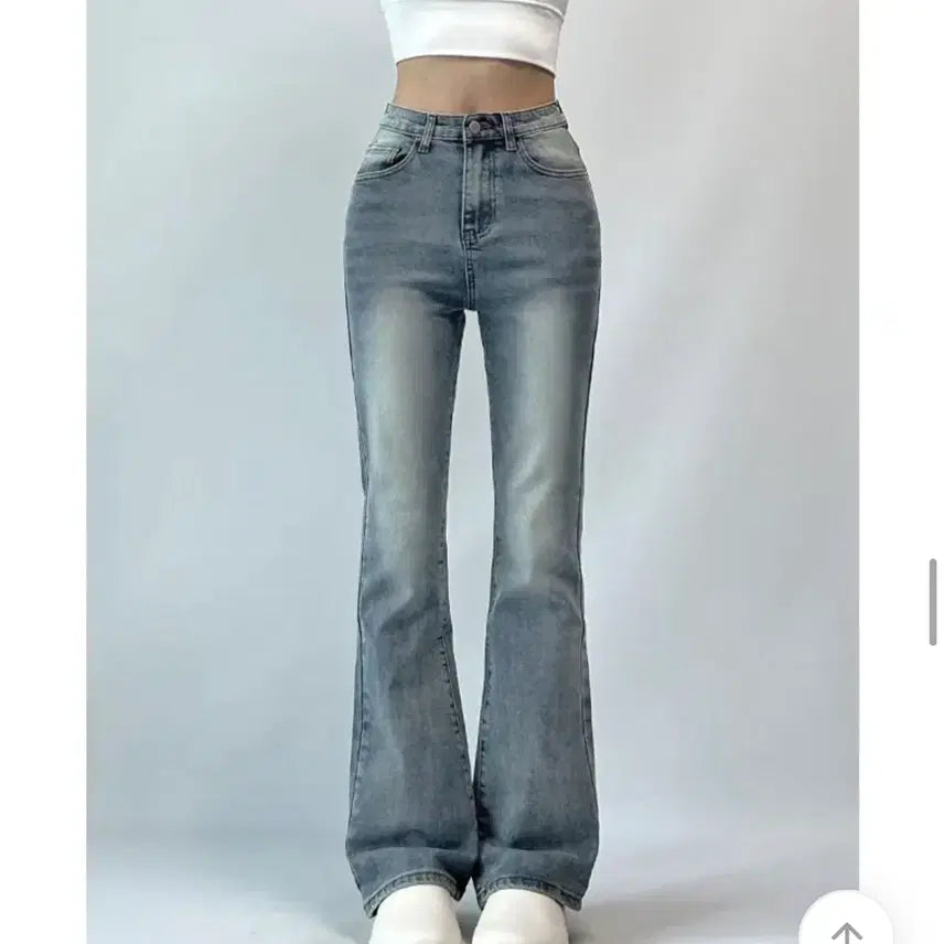 [BUNJANG] Avely Mio Bootcut Jeans Light Wash / 에이블리 미오 부츠컷 청바지 연청