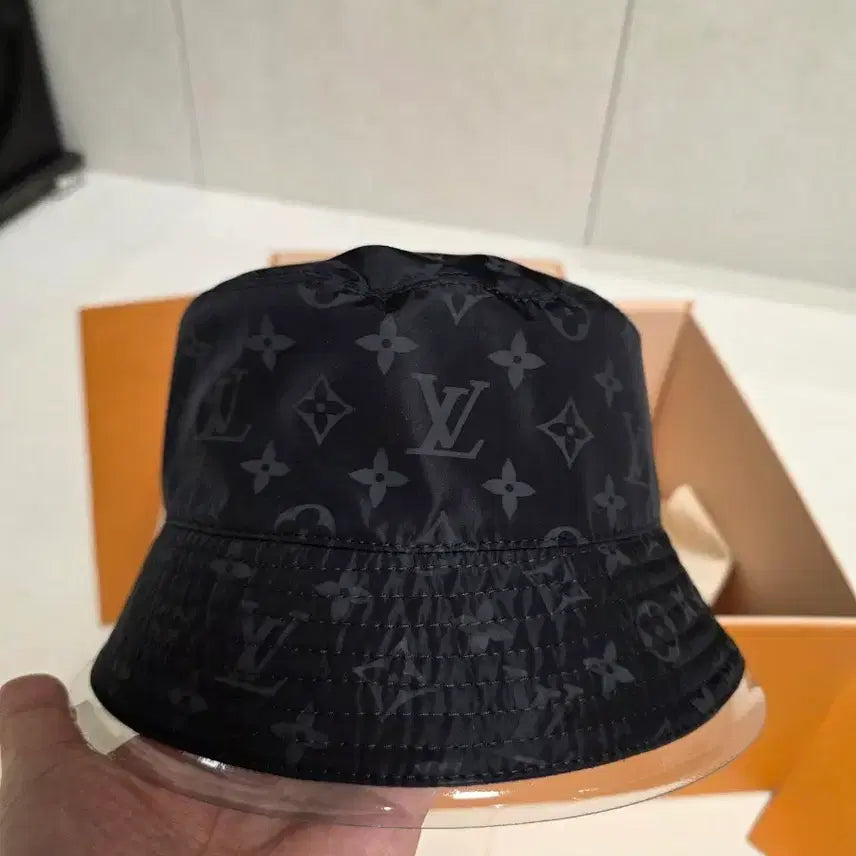 [BUNJANG] Louis Vuitton Monogram Reversible Bucket Hat / 루이비통 모노그램 리버서블 버킷햇 모자