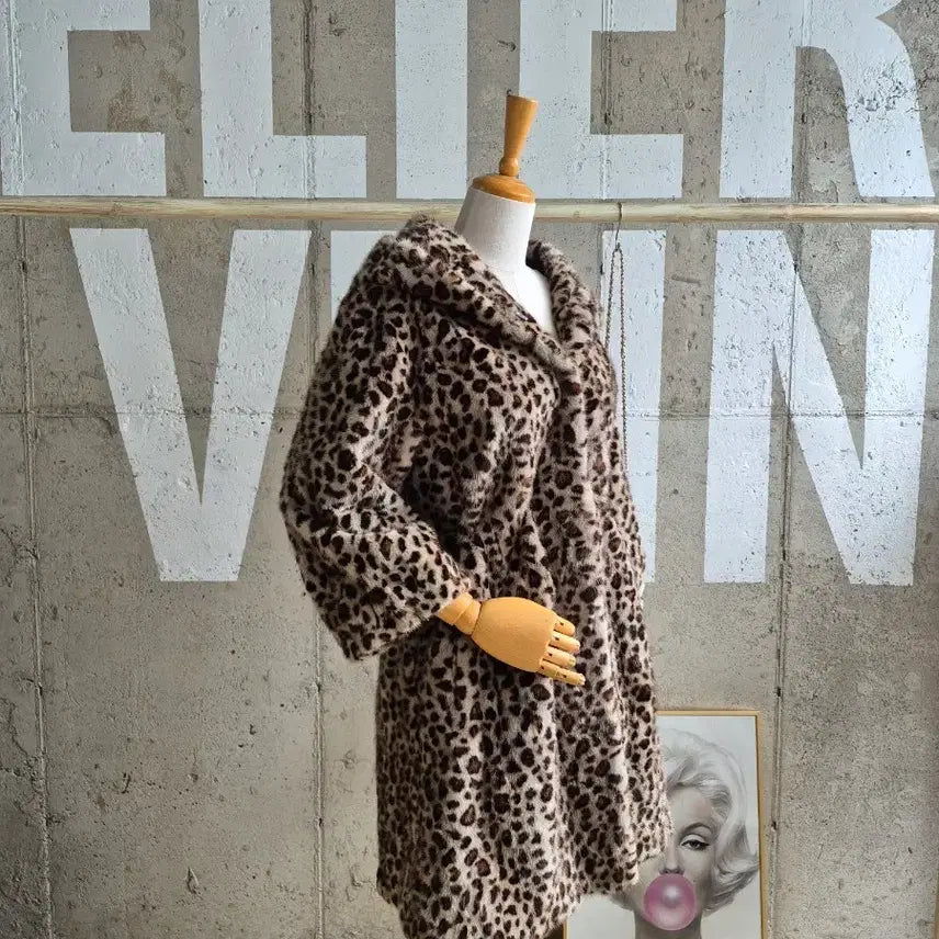 [BUNJANG] Leopard Mink Half Coat / 레오파드 밍크 하프코트