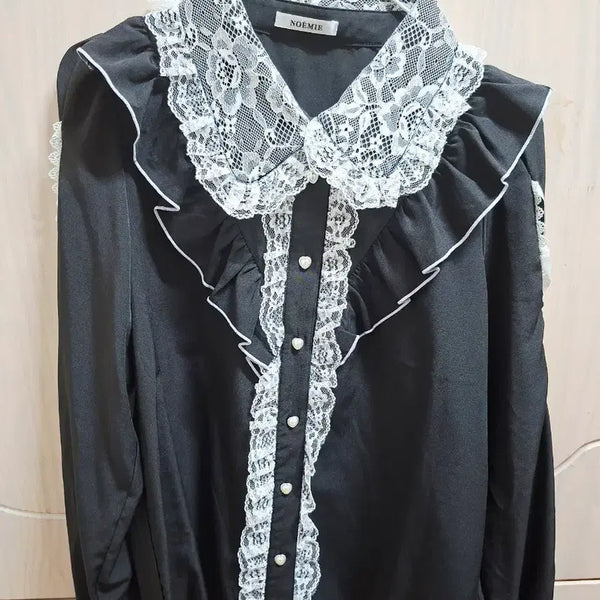 [BUNJANG] No:emi Jireikei Blouse / 노에미 지뢰계 블라우스