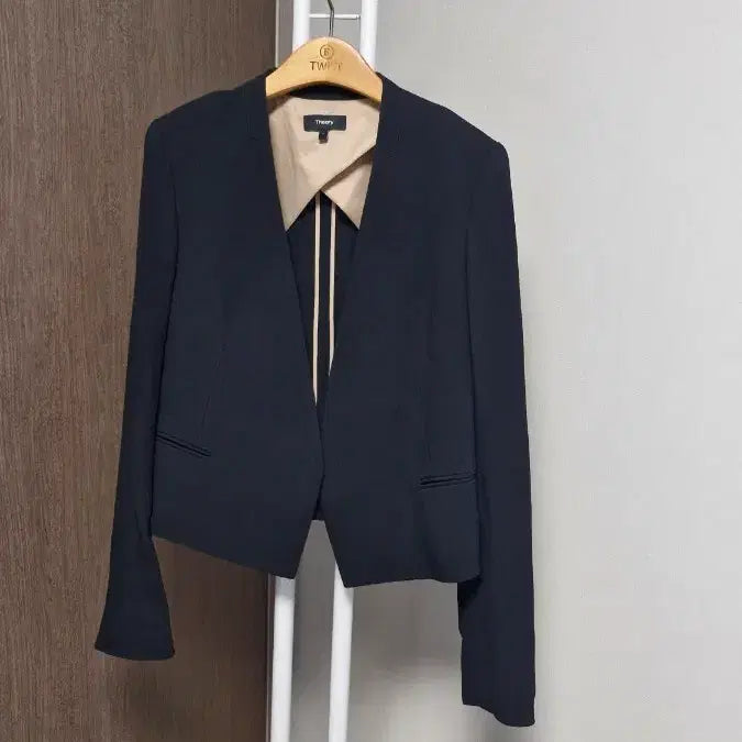 [BUNJANG] Theory Women's Black Poly Spandex Short Jacket / 띠어리(004/84) 여성숏쟈켓 블랙 폴리스판