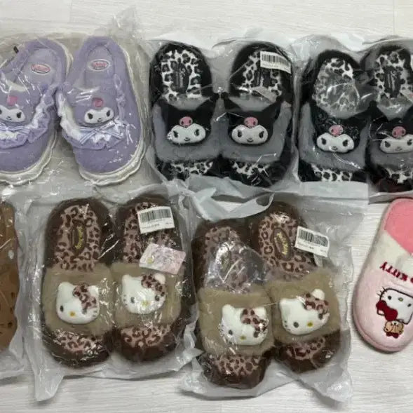 [BUNJANG] Hello Kitty Kuromi Leopard Print Slippers Sandals / *새상품)호피키티 쿠로미 슬리퍼 샌들 신발