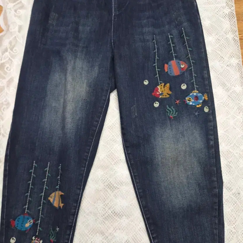 [BUNJANG] Embroidered Fish Denim Pants / 청바지 물고기 자수 데님 팬츠