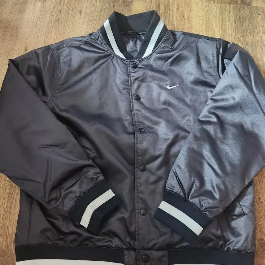 [BUNJANG] Nike Swoosh DNA Satin Varsity Jacket / 나이키 스우시 DNA 새틴 바시티 자켓