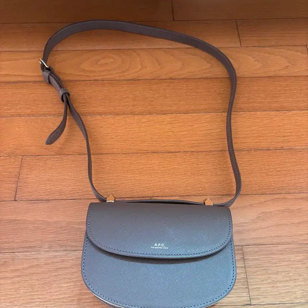 [BUNJANG] A.P.C. Geneva Mini Crossbody Bag / 아페쎄 제네바 미니 크로스백