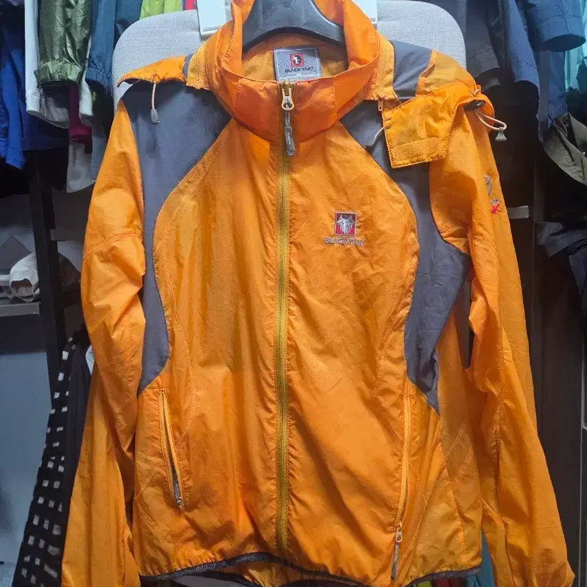 [BUNJANG] Black Yak Orange Windbreaker Jacket / 블랙야크 바람막이 오렌지색