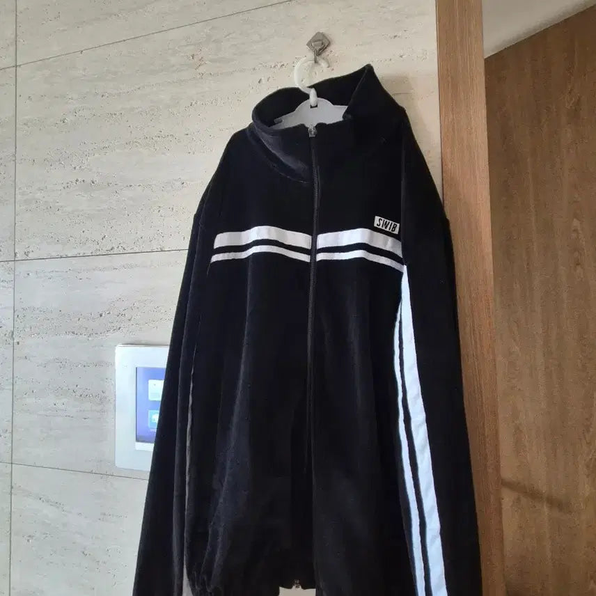 [BUNJANG] SWIB Velvet Track Top / SWIB 벨벳 트랙탑