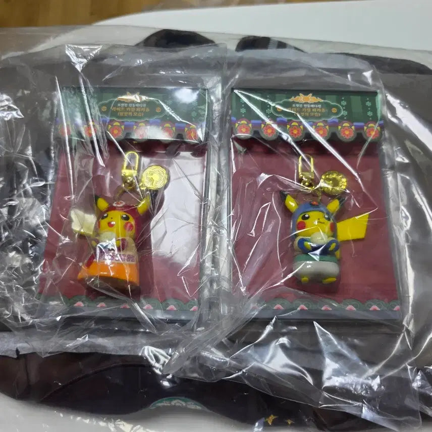 [BUNJANG] Gopung Store Hanbok Pikachu Light Keyring Set / 고풍상점 한복 피카츄 라이트 키링 2종 팝니다
