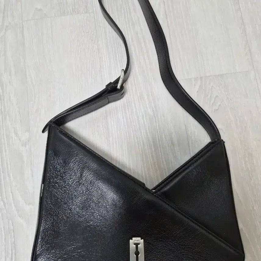 [BUNJANG] Vunque Mini Shoulder Bag Black / 분크 미니 숄더백