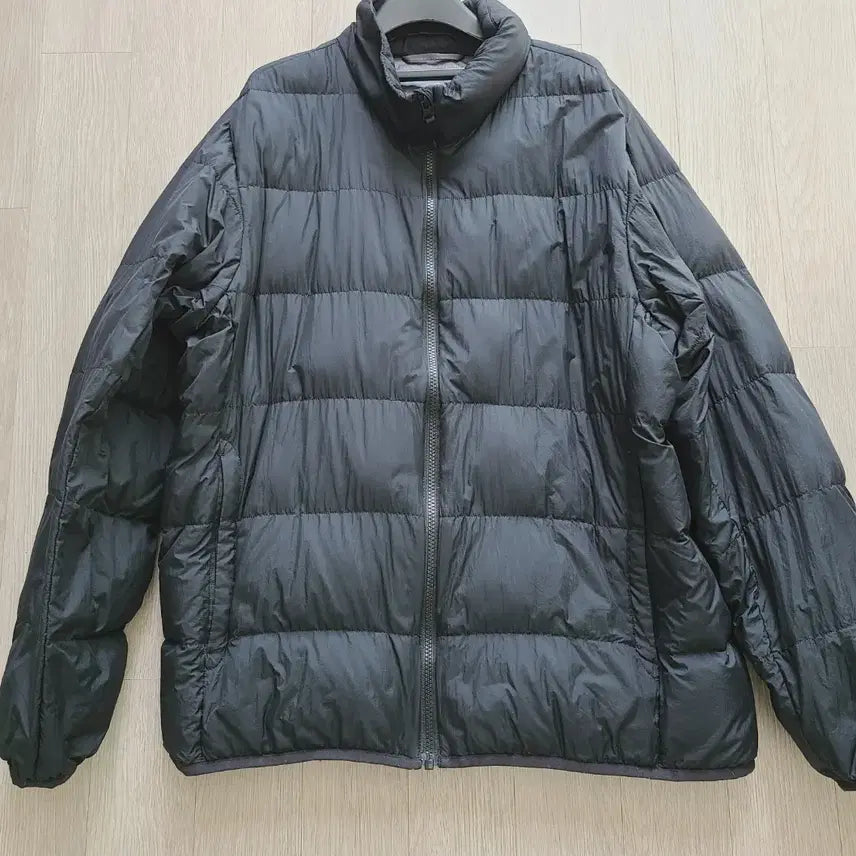 [BUNJANG] Uniqlo Lightweight Down Jacket / 유니클로 경량패딩 팜