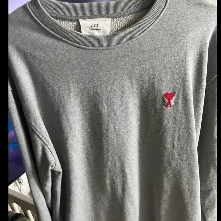 [BUNJANG] AMI Heart Logo Sweatshirt Grey / 아미 하트 로고 맨투맨 그레이