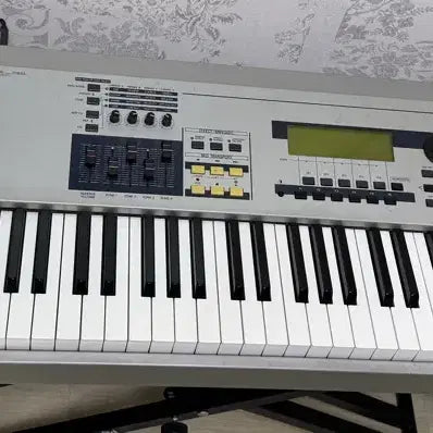 [BUNJANG] Yamaha Mo8 88-Key Keyboard Piano / 야마하 Mo8 건반 피아노 판매합니다.