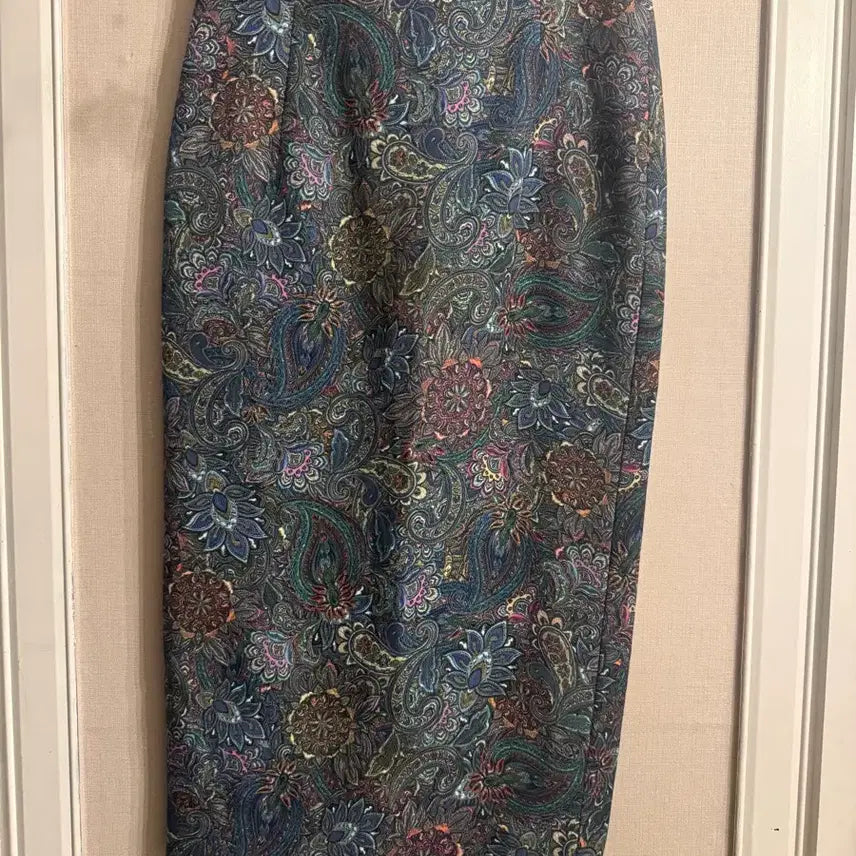[BUNJANG] Classically Paisley Pattern H-Line Skirt / CLASSICALLY 페이즐리 패턴 H라인 스커트