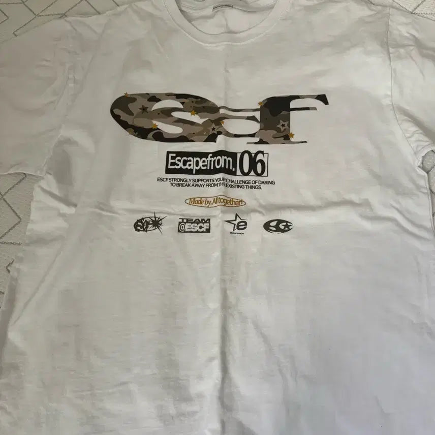[BUNJANG] Escaflowne White T-Shirt Size 106 / 에스카페르폼 티셔츠 화이트 106