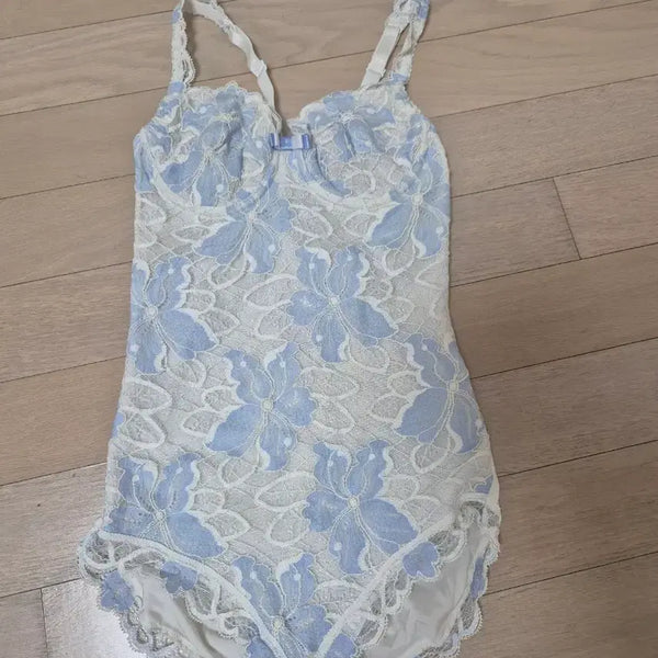[BUNJANG] Barbara Lace Camisole Bodysuit / 바바라 레이스 캐미솔 바디수트 올인원